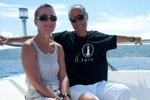Osvaldo Desideri e moglie durante il giro in barca in occasione del faro 2010